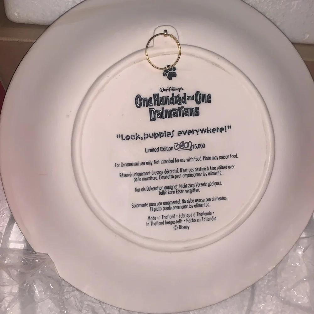 Disney 101 Dalmatians Look, Puppies Everywhere! Limited Edition Relief Plate